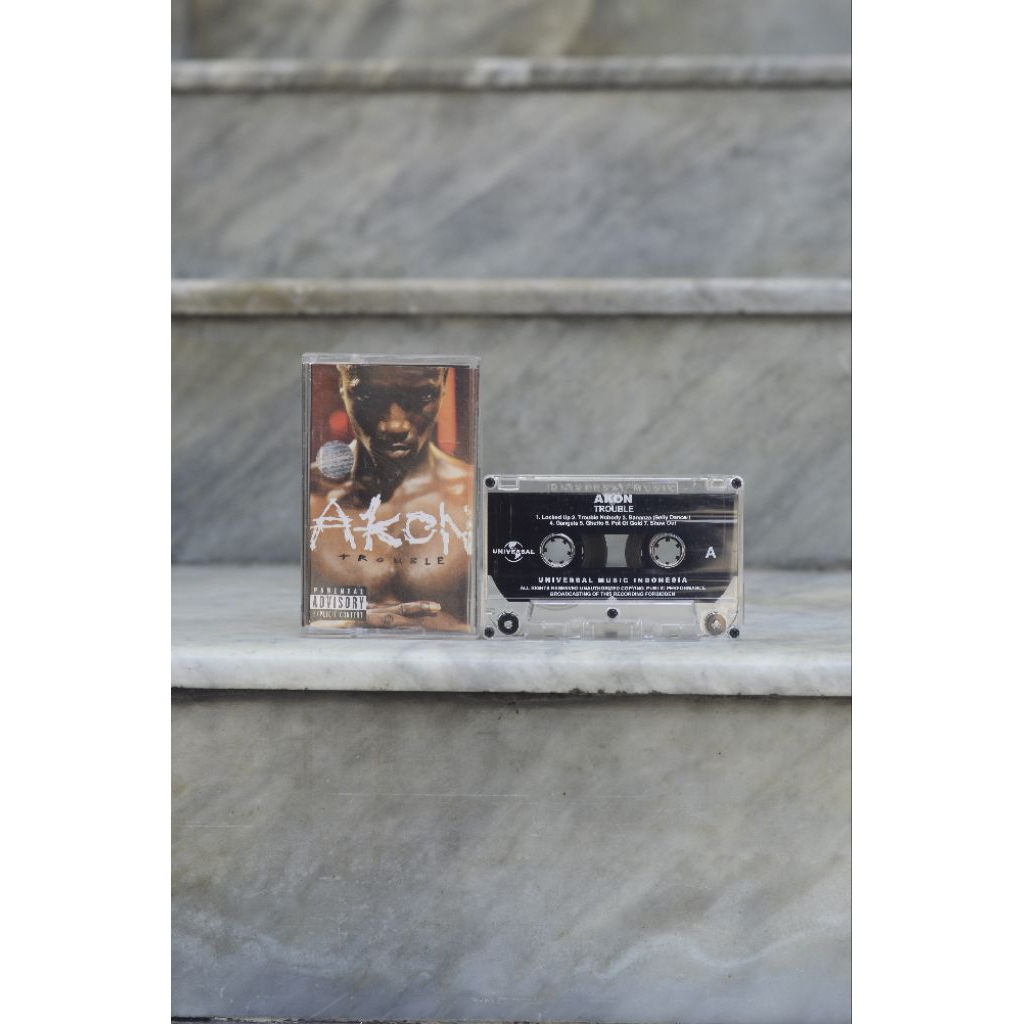 Kaset pita Akon Trouble