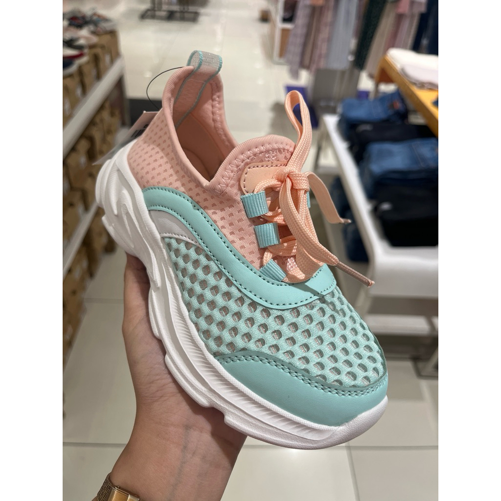 sepatu slip on crocodile cewe