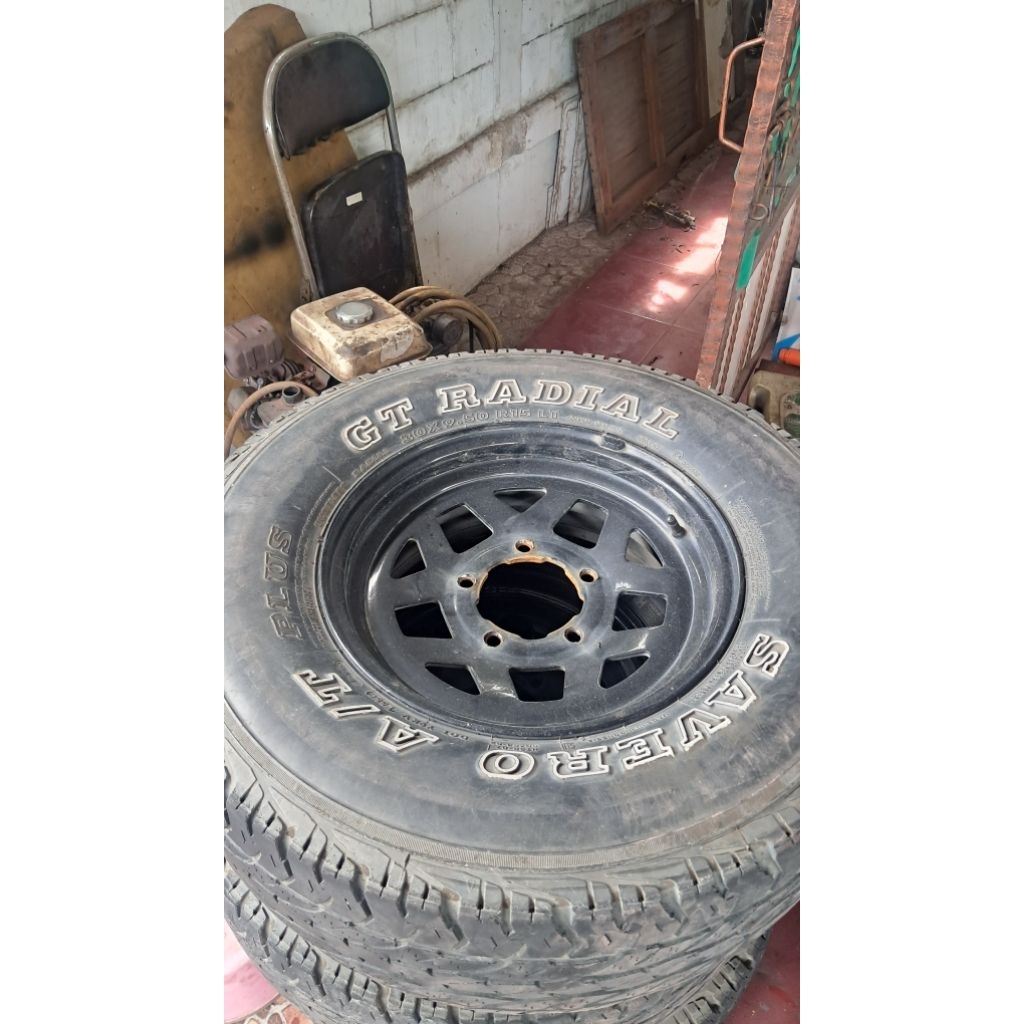 Dijual 1 set Ban GT Radial Savero AT Plus 30x9,50 r15 bekas copotan taft harga nego