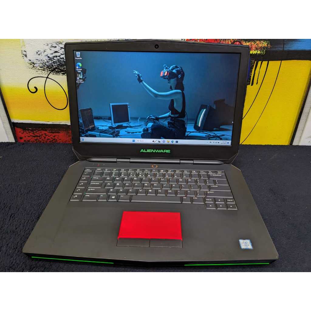 Laptop Dell Alienware 15 R2 Core i5 Gen 6 16/256 Nvidia 965m 2gb mulus