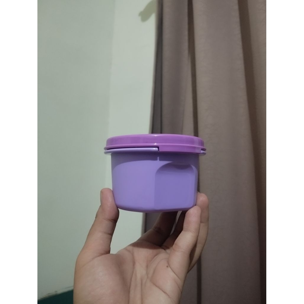 MM Round 200ml Tupperware ungu (kondisi baru bukan seken)