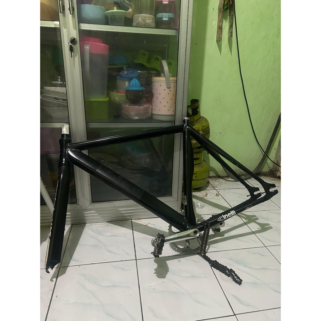 Frame sama fork original soloist 77 sudah repaint