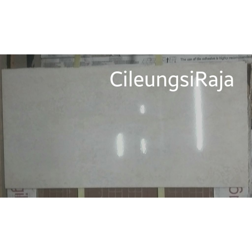 KERAMIK HABITAT BRESCIA IVORY 30X60 KW 1