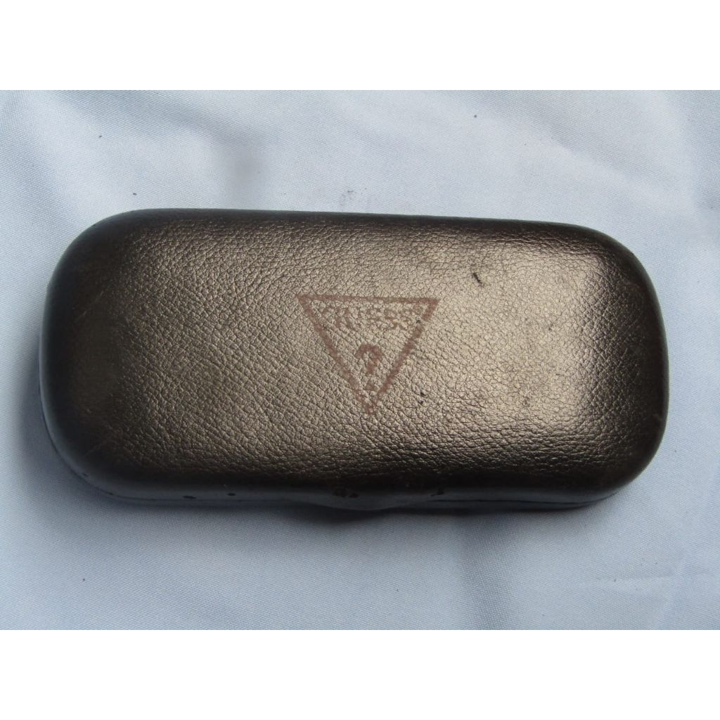 Box Kacamata Guess
