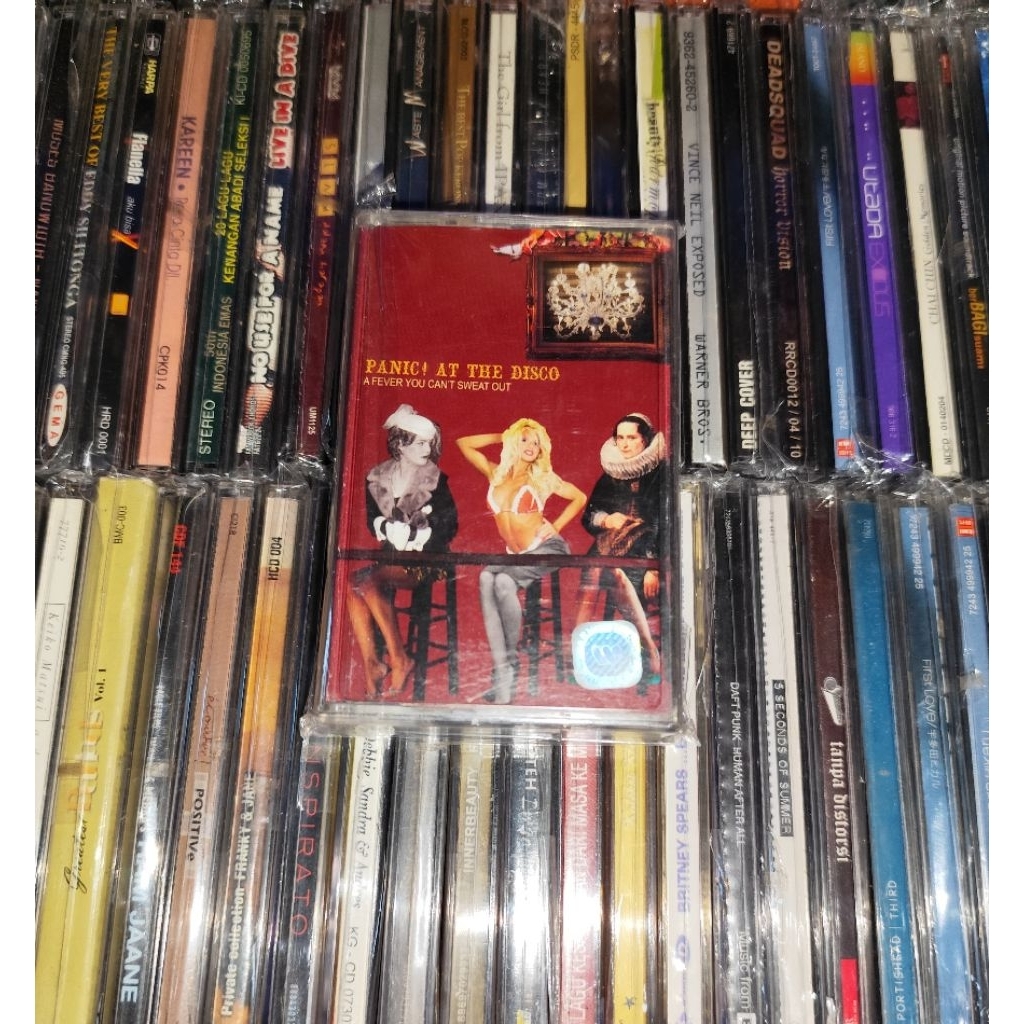 Kaset Pita Panic At The Disco - A Fever You Can't Sweat Out Hits Singles But It's Better If You Do