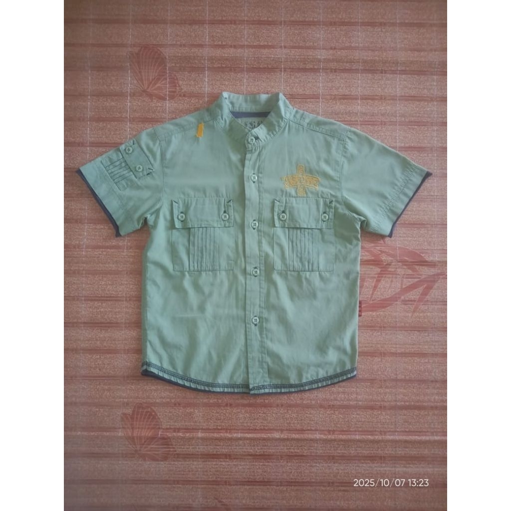 Prelove branded koleksi pribadi kemeja anak JSP 962 kerah koko