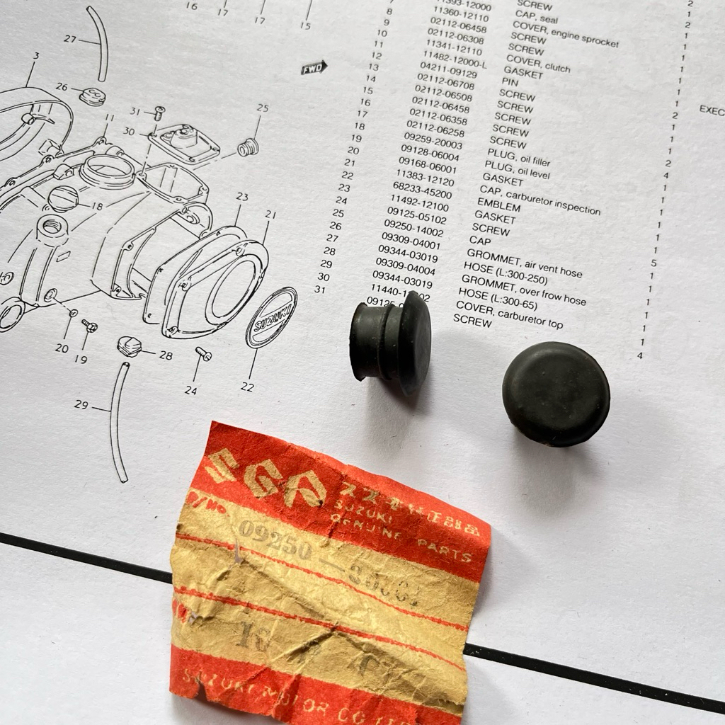 09250-14002 CAP KARET TUTUP BLOK KARBURATOR KARBU SUZUKI A100 A100X ECONOS SPESIAL SUPER ORIGINAL JA