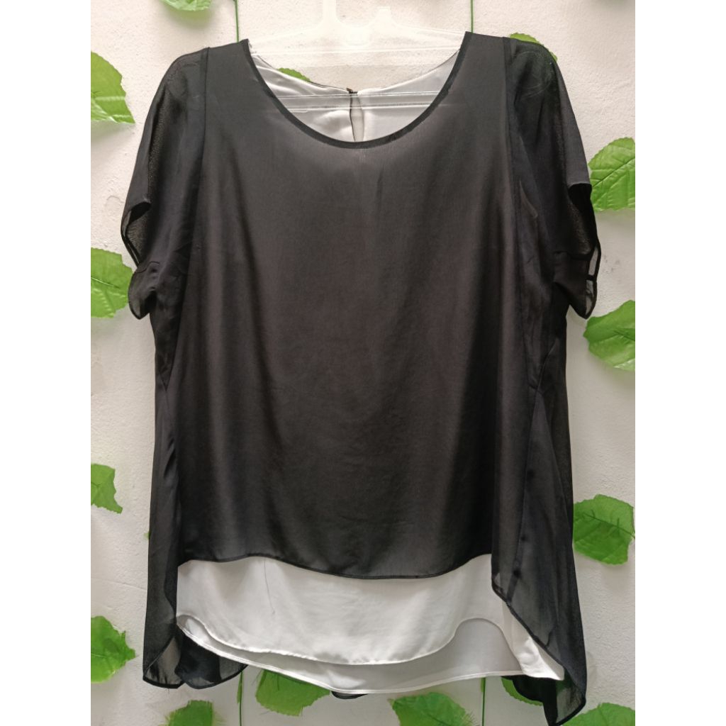 Blouse sifon hitam putih