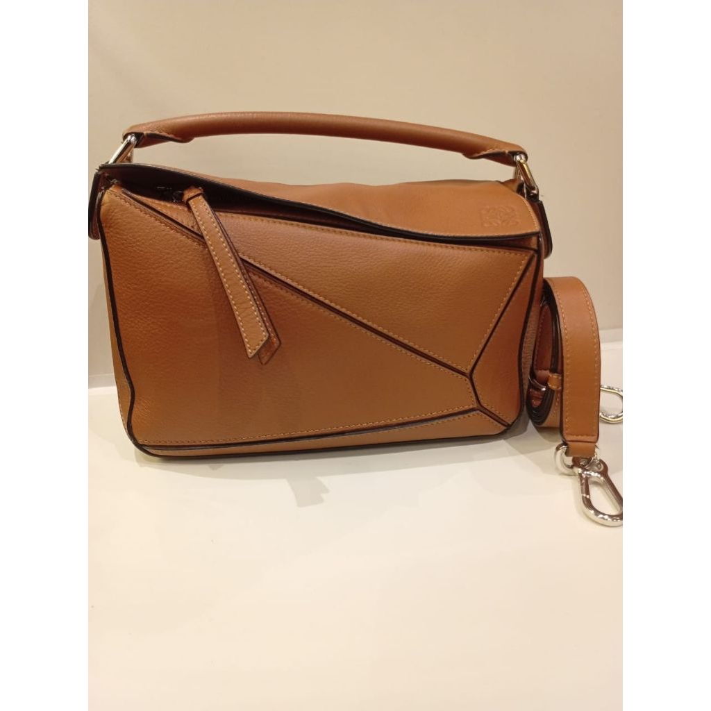 loewe puzzle tan small SHW 2023