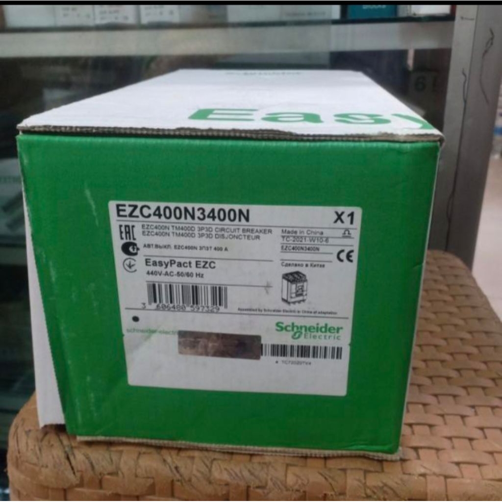 mccb breaker EZC300A 350A 400A Schneider