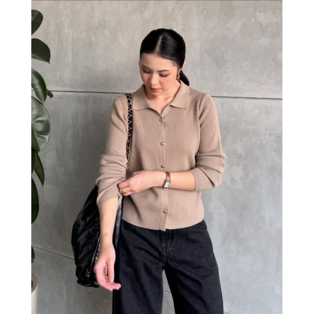 Preloved Yure Sweater by Gonegani