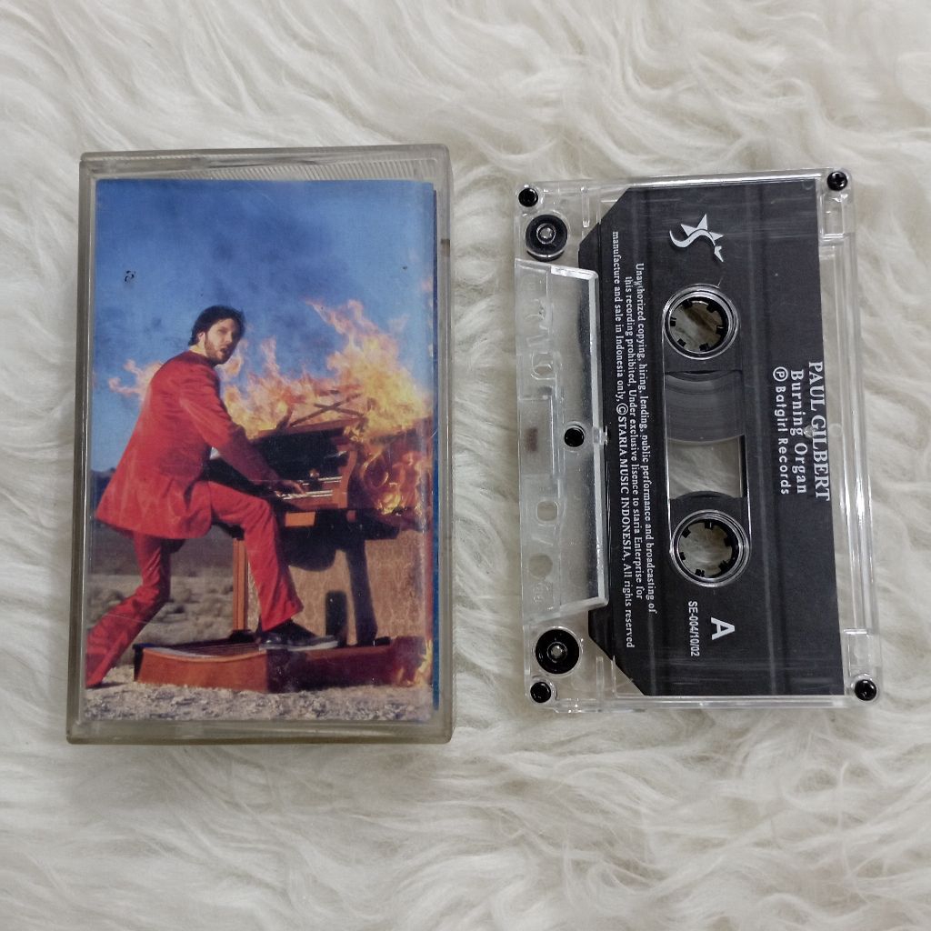 kaset pita Paul Gilbert