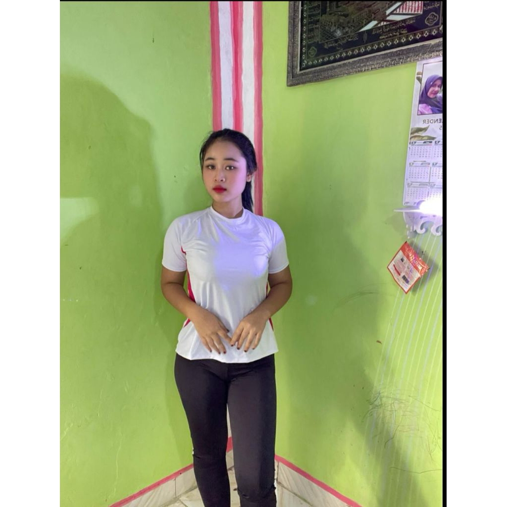 stelan baju olahraga wanita model kombinasi