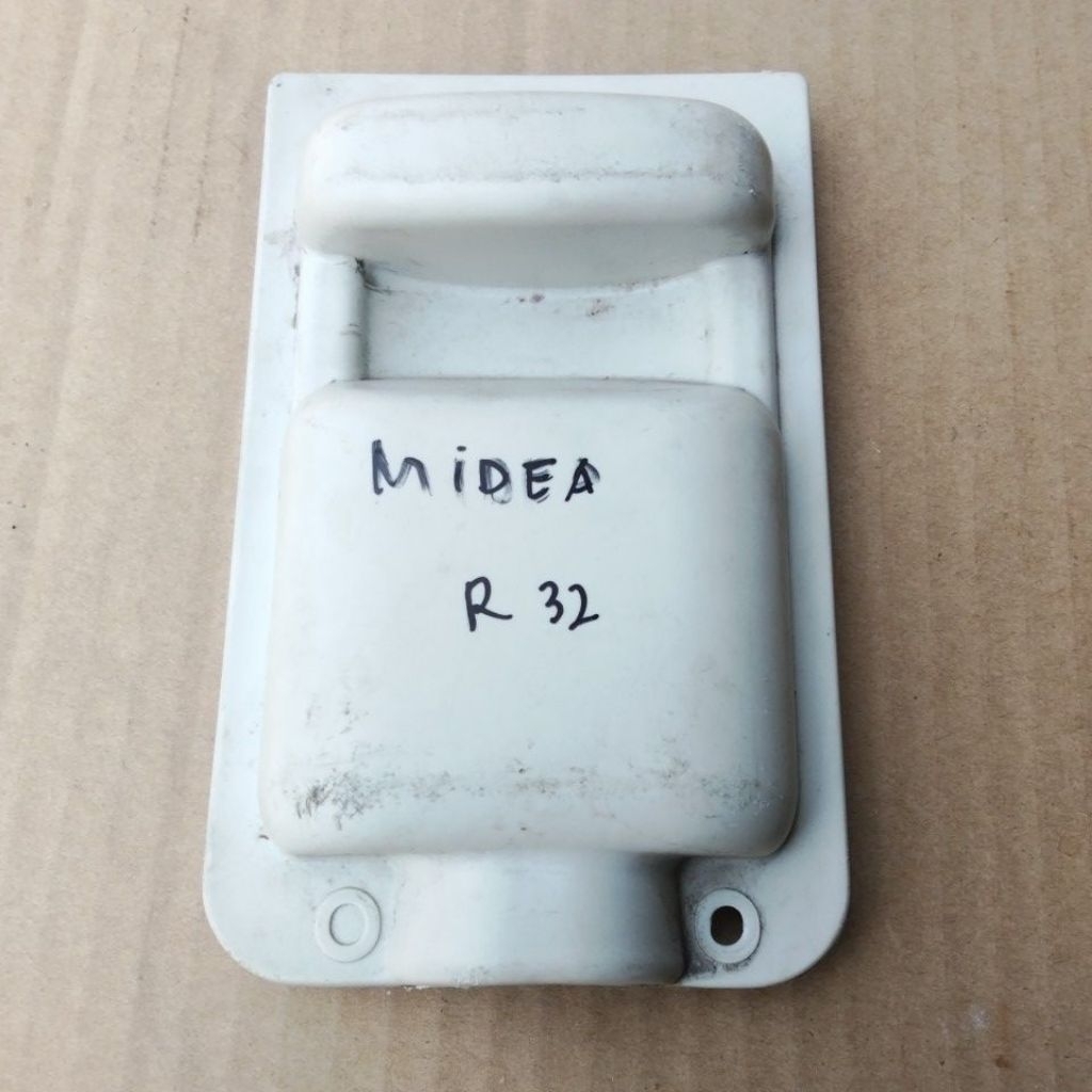 Tutup power outdoor AC merk Midea R32