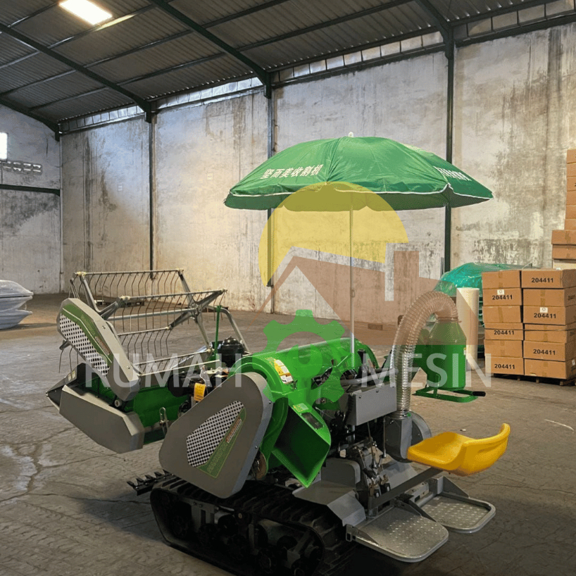 Combine Harvester Mahkota MCH 1012 DE Diesel Mesin Panen Padi