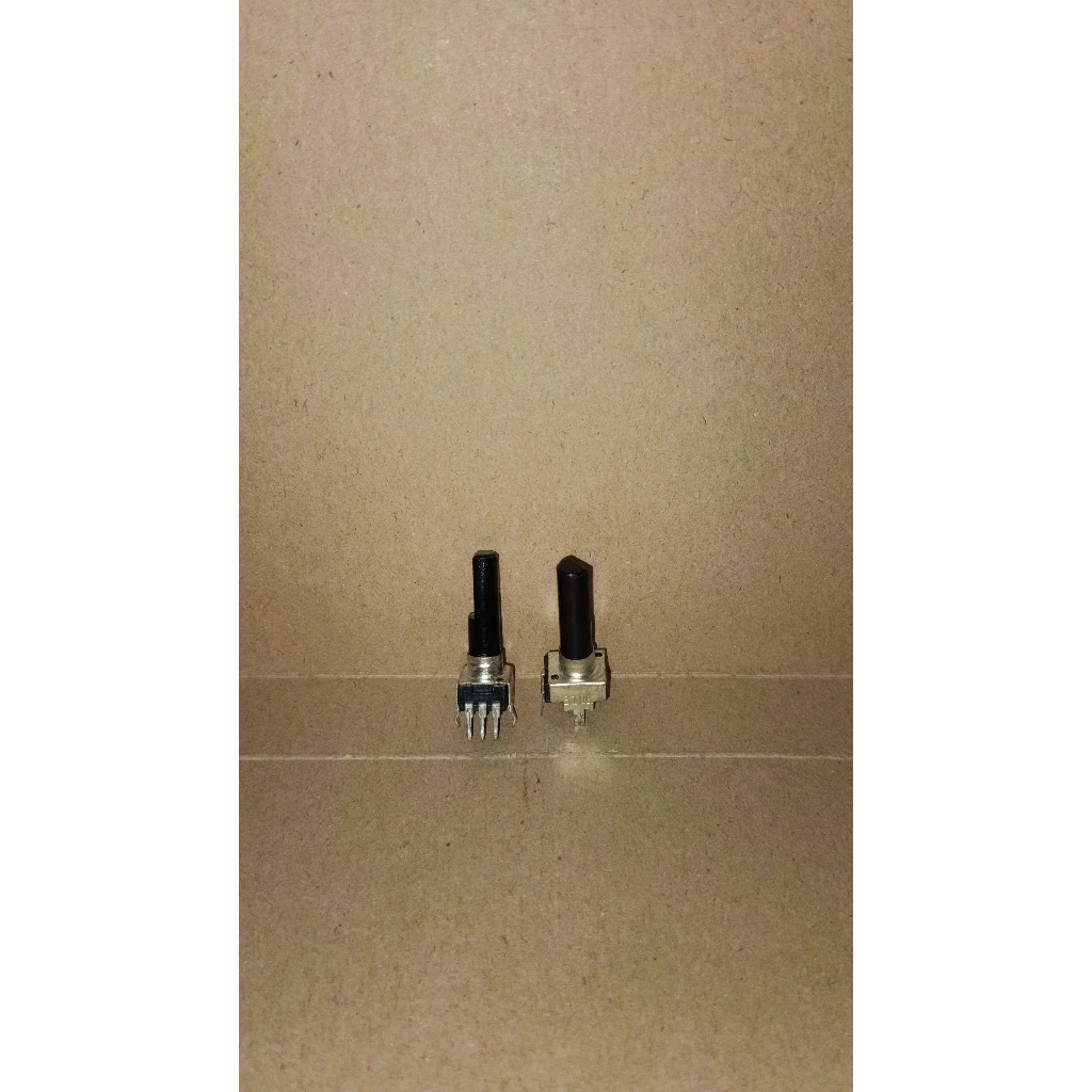 7770 potensio potentiometer mixer 3pin 3kaki as panjang b10k 10k b103 103