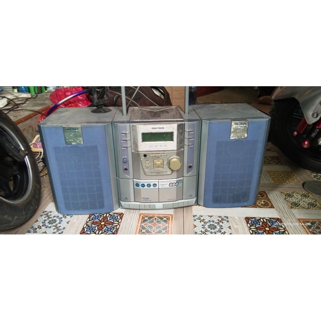 prelovode radio tape CD Polytron normal