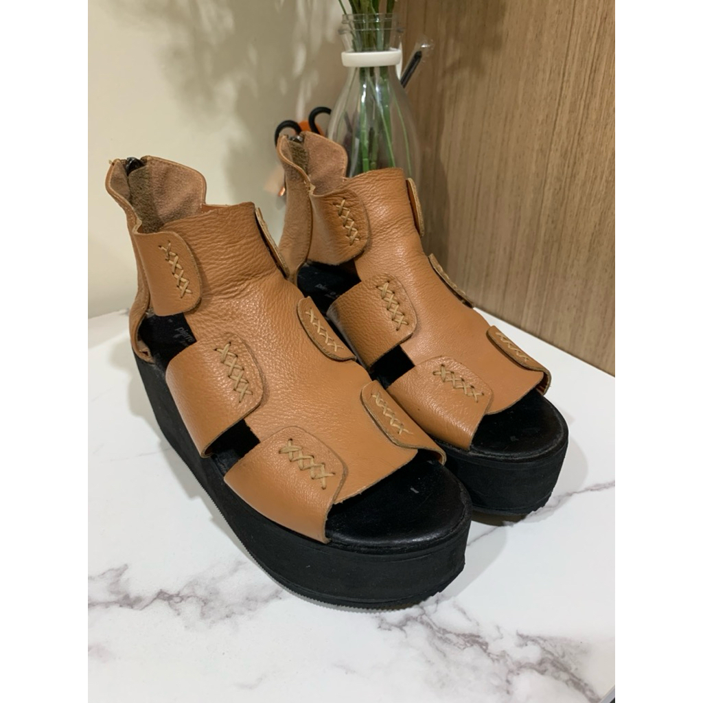(PRELOVED) Pierre Cardin wedges Shoes - GENUINE LEATHER