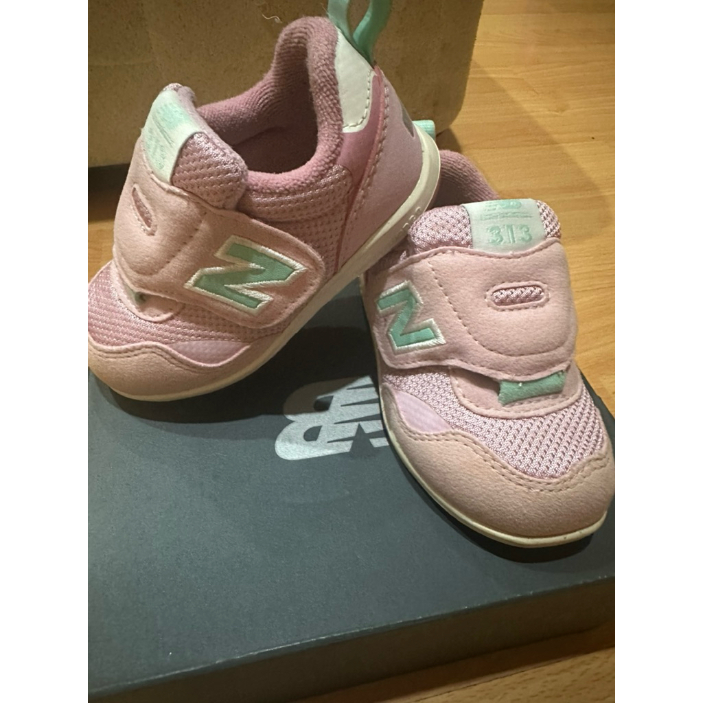 Sepatu anak peloved / second New balance Original + kotak sepatunya