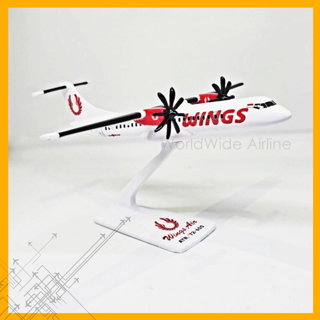 miniatur pesawat atr 72 600