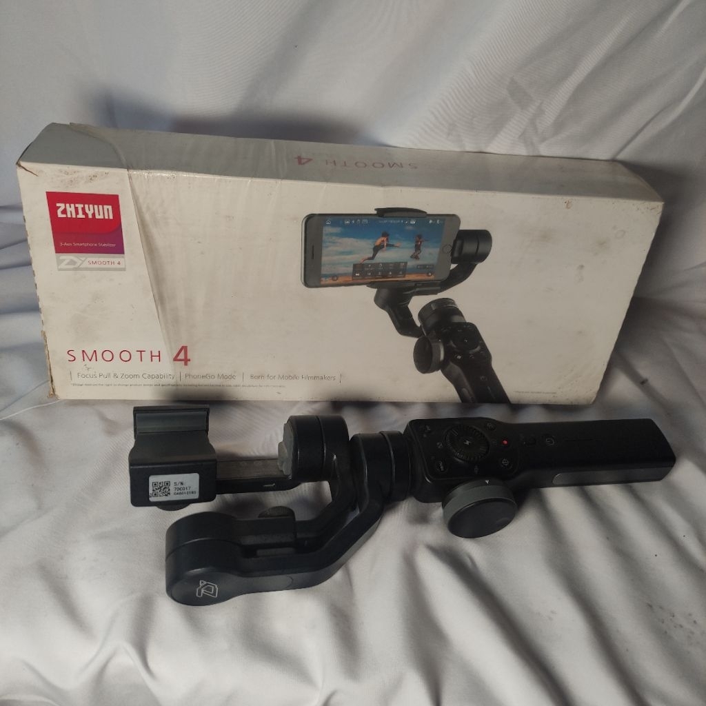 zhiyun Smooth 4