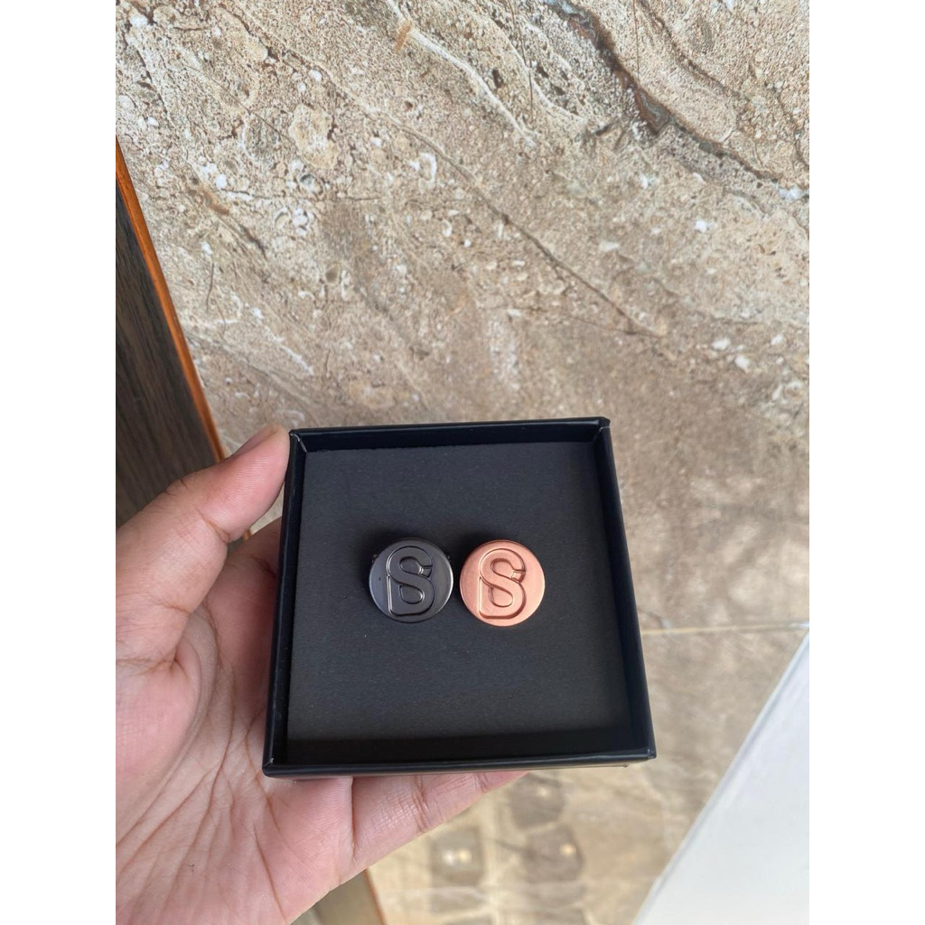 Buttonscarves signature round brooch
