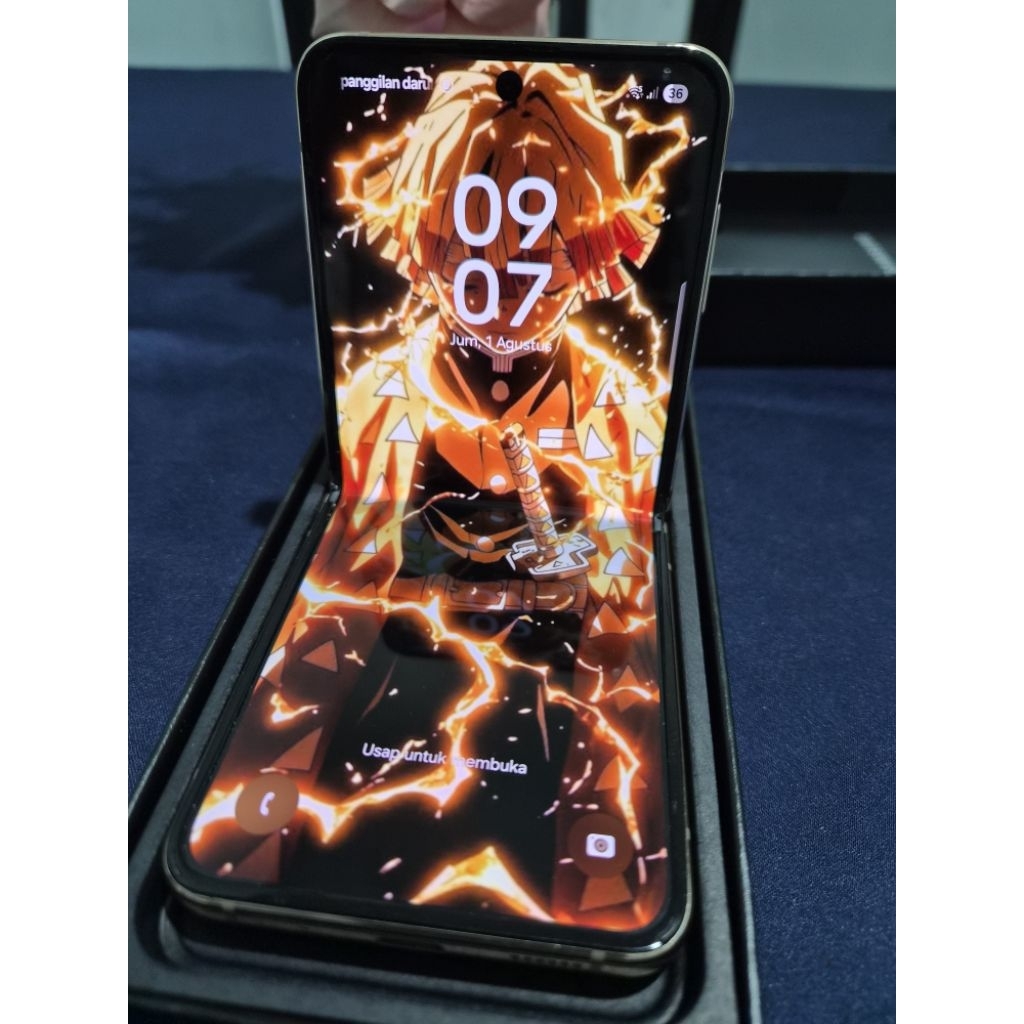 SAMSUNG Z FLIP 4 BESPOKE SPESIAL EDITION WHITE GOLD (PRELOVED)