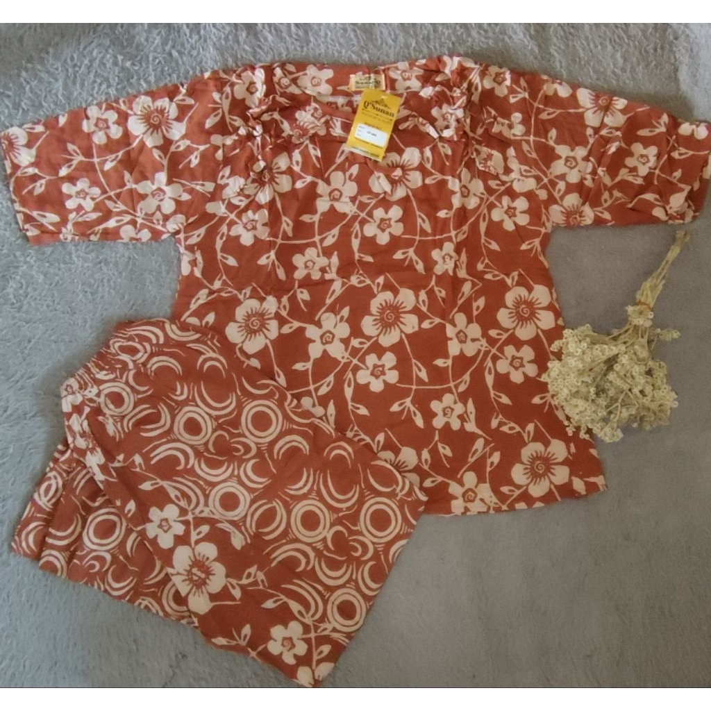 Batik Sunan Q Cp. Abg lengan 3/4 
Celana panjang