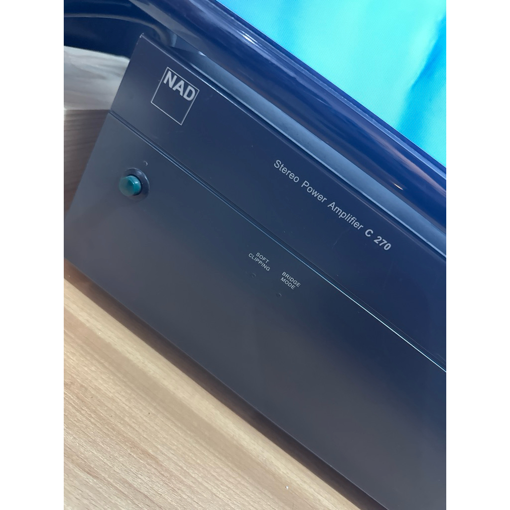 NAD 270 Power Amplifier