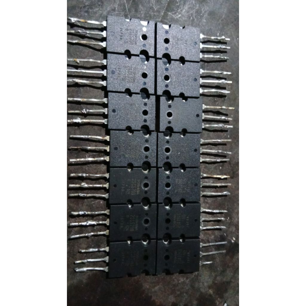 Transistor Final Toshiba 2SC5200 / C 5200 Lot 524 Cabutan normal