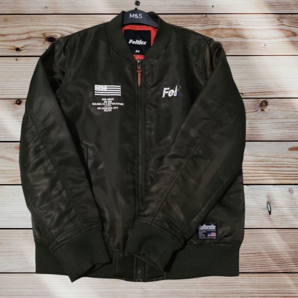 Jaket bomber feltics
