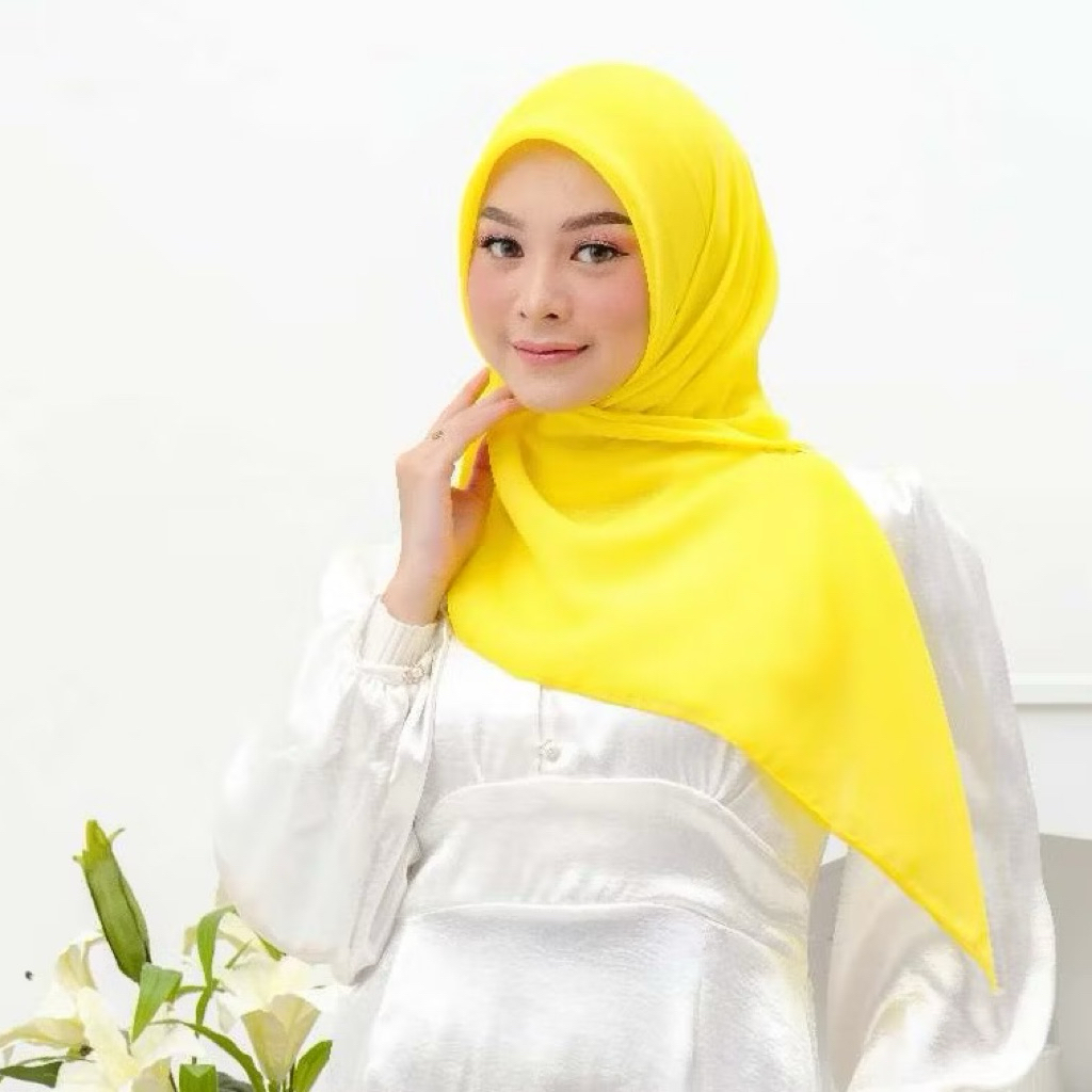 Hijab Bella Square Kuning Kenari  || Hijab Segiempat Bella Square Pollycotton Warna Kuning Kenari