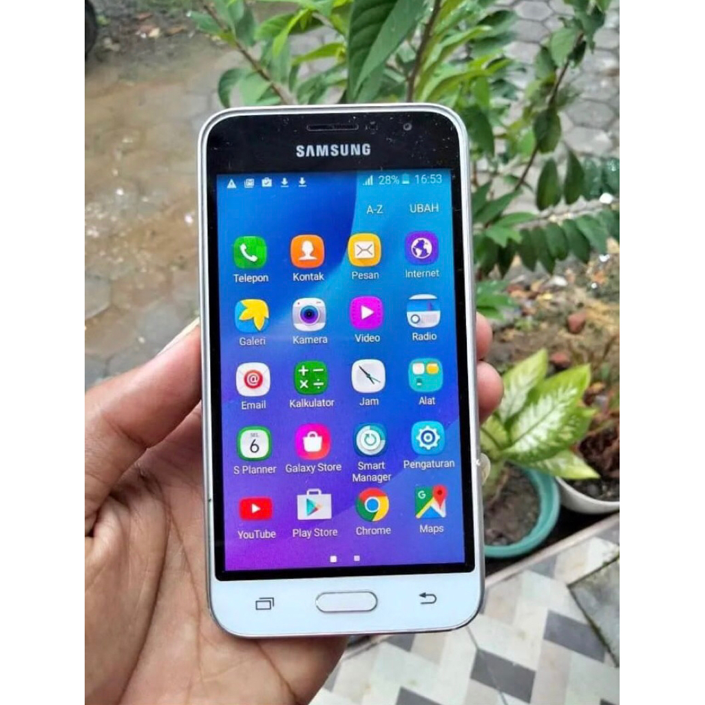 Samsung J1 2016 kondisi normal siap pake layar super amoled handphone second normal bergaransi