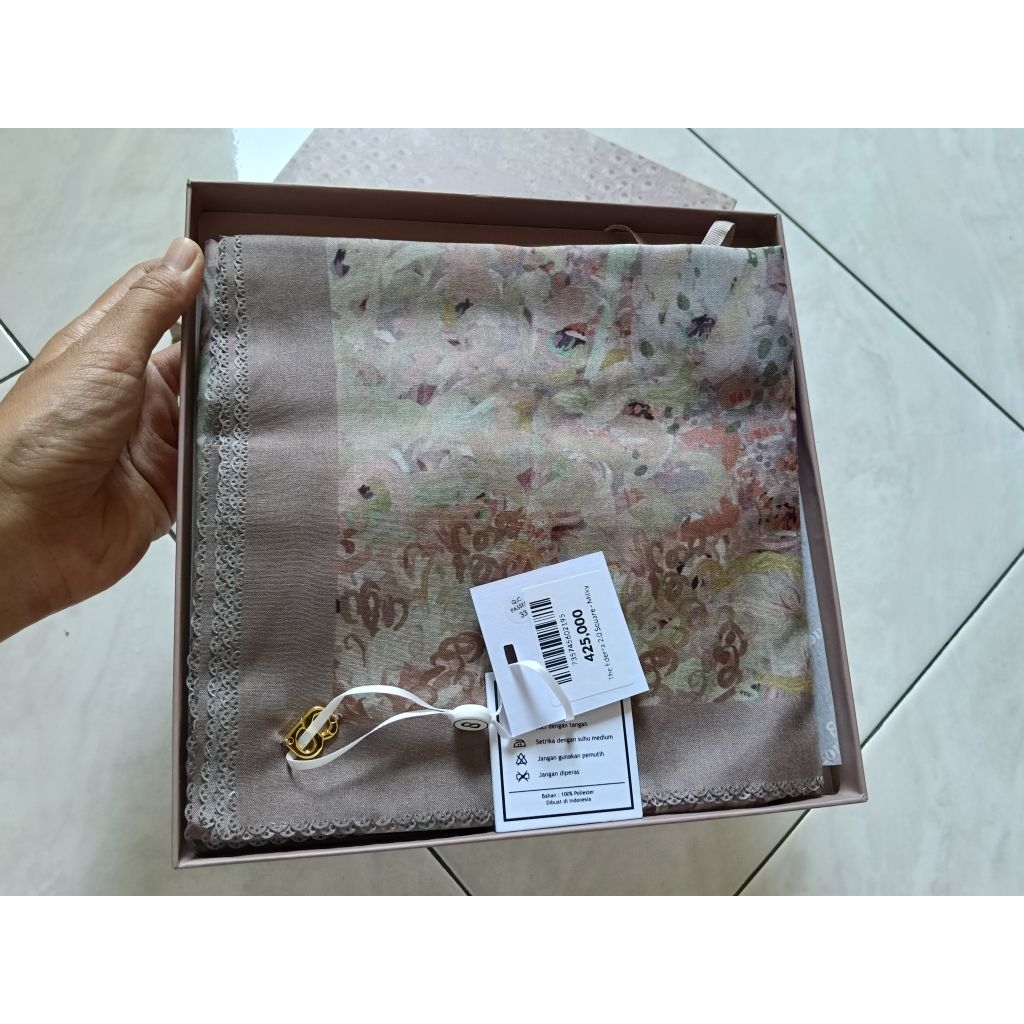 buttonscarves ederra
