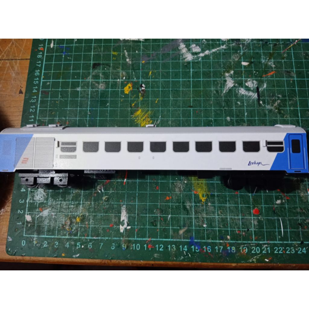 miniatur gerbong KMP3 lodaya , miniatur krl , miniatur lokomotif , miniatur kereta , railking