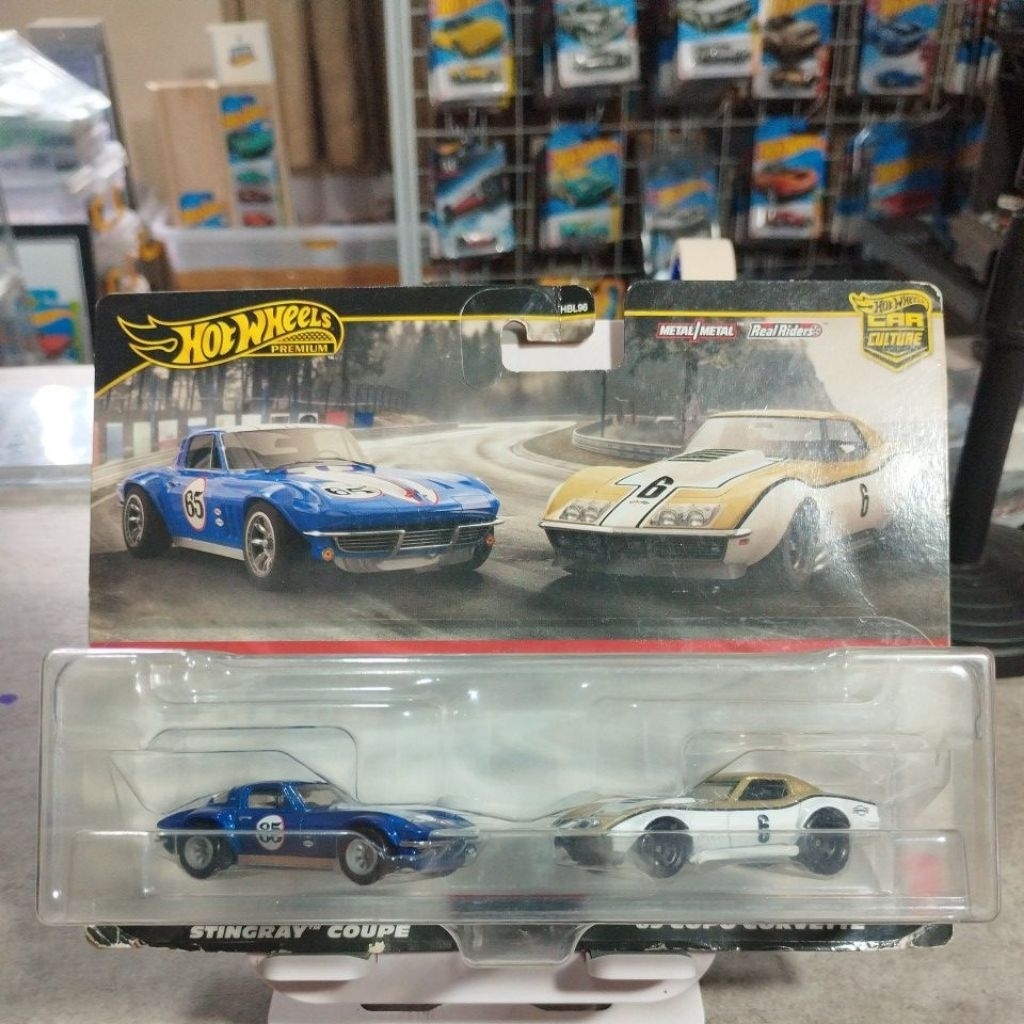 hotwheels two pack CUSTOM CORVETTE STINGRAY COUPE '69 COPO CORVETTE
