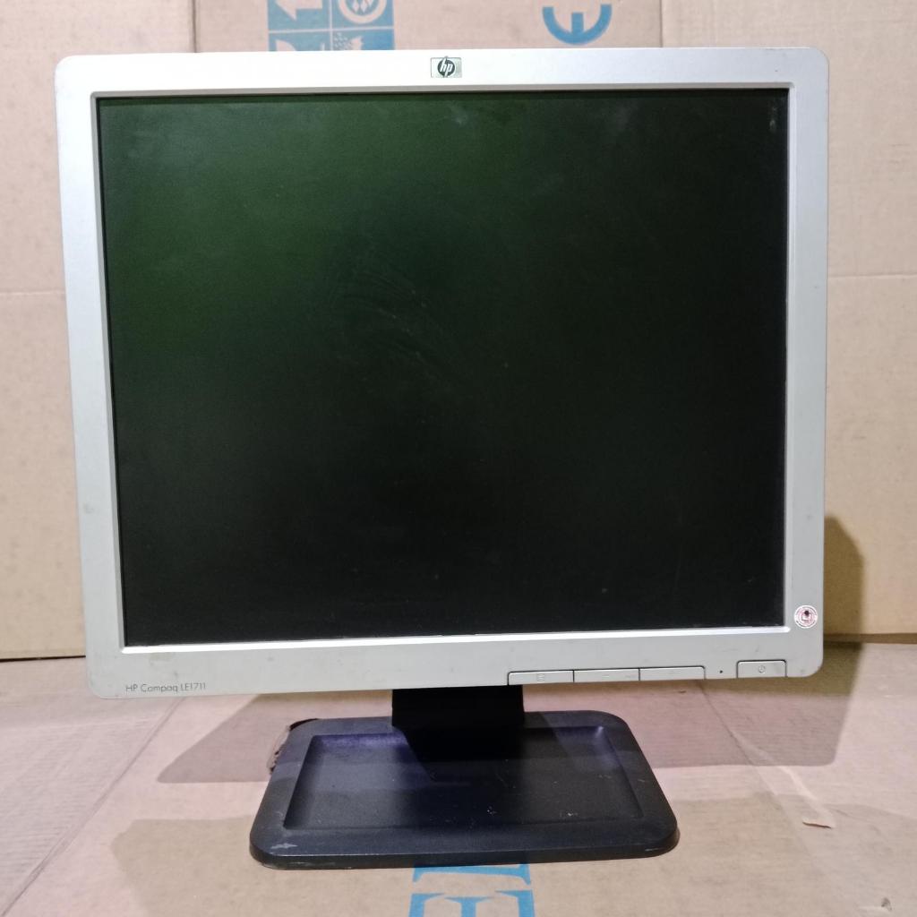 Monitor LCD KOTAK HP / DELL   kondisi second normal