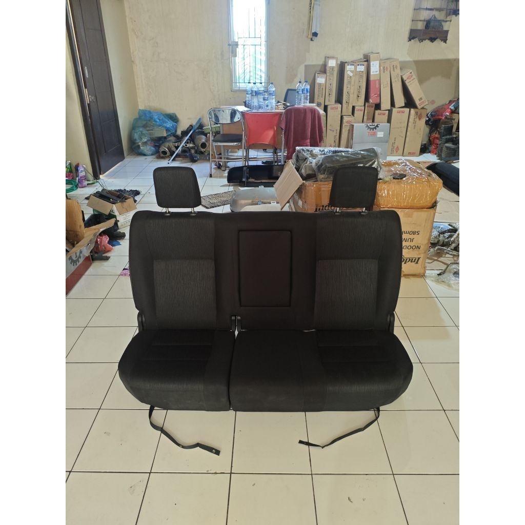 Jok Kursi Belakang Komplit Copotan Toyota Hilux Double Cabin warna hitam - Copotan Original Bawaan M