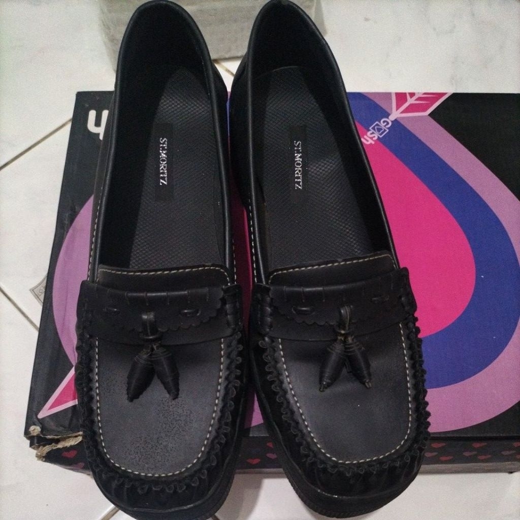 Sepatu pantofel ST Moritz