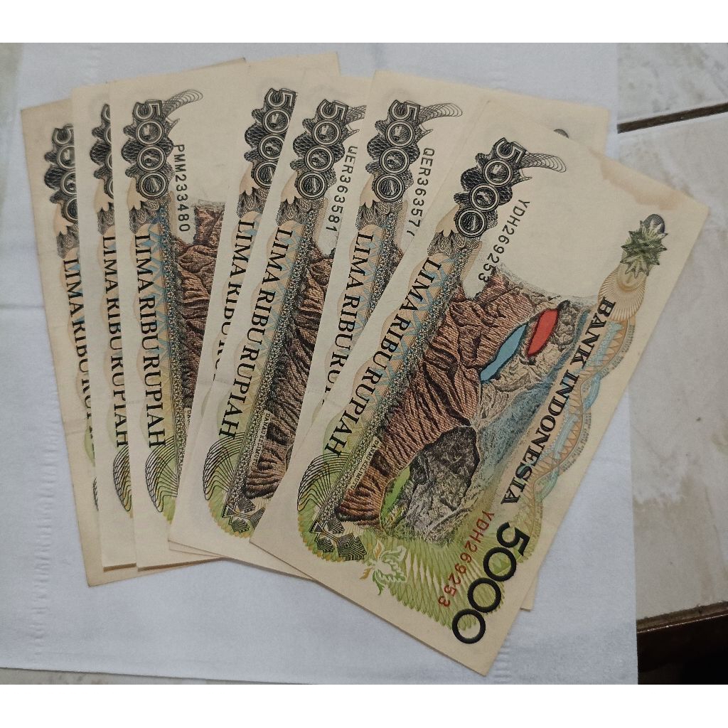 uang kertas Indonesia 5000 rp tahun 1992..