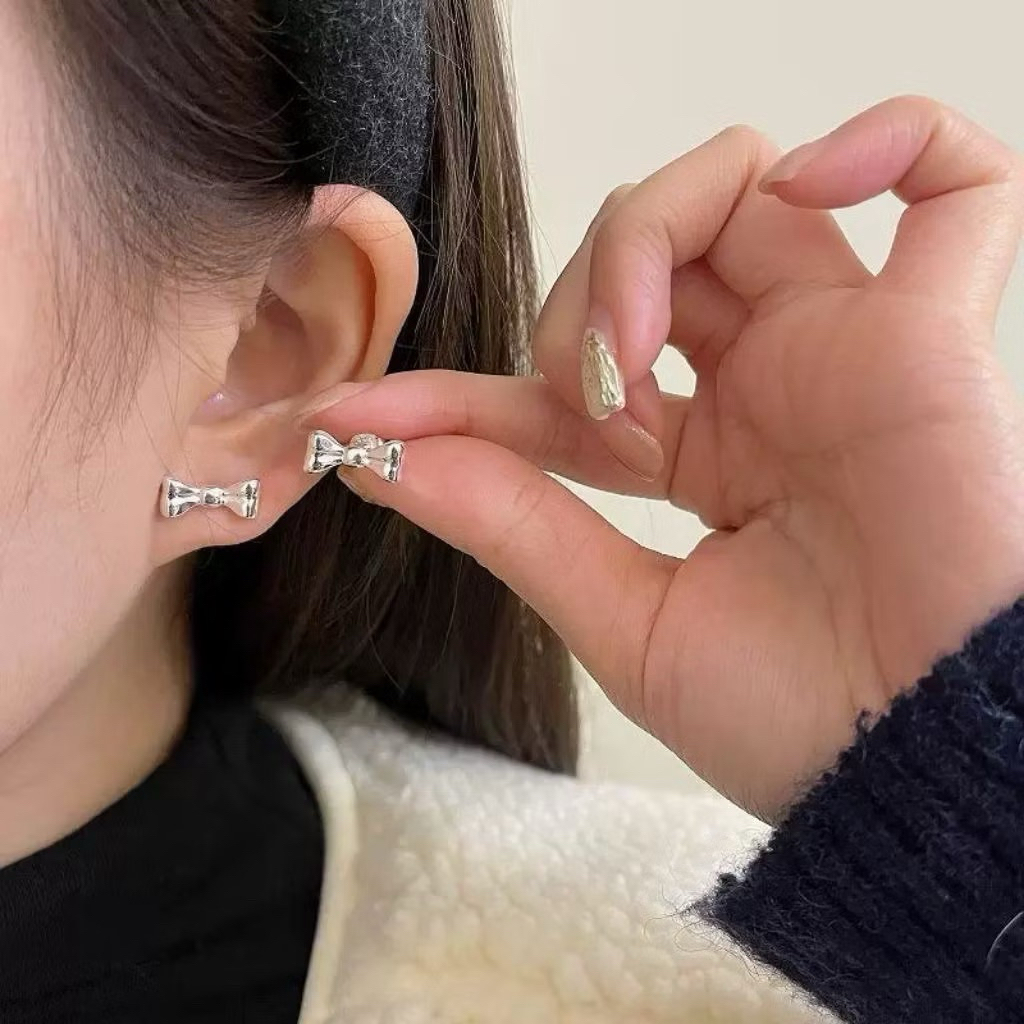 Anting Tindik Tusuk Titanium Fashion Pita Simple terlaris