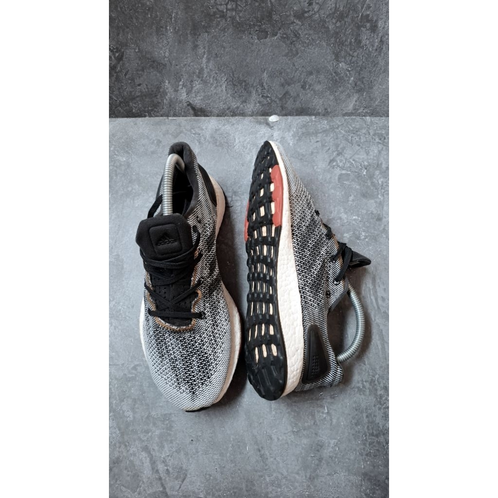 Sepatu Running Second Branded Pure Size 40 2/3