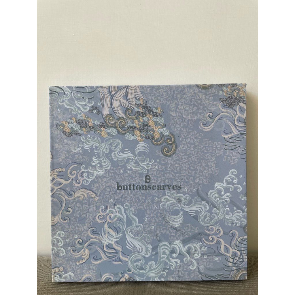 box buttonscarves the wave