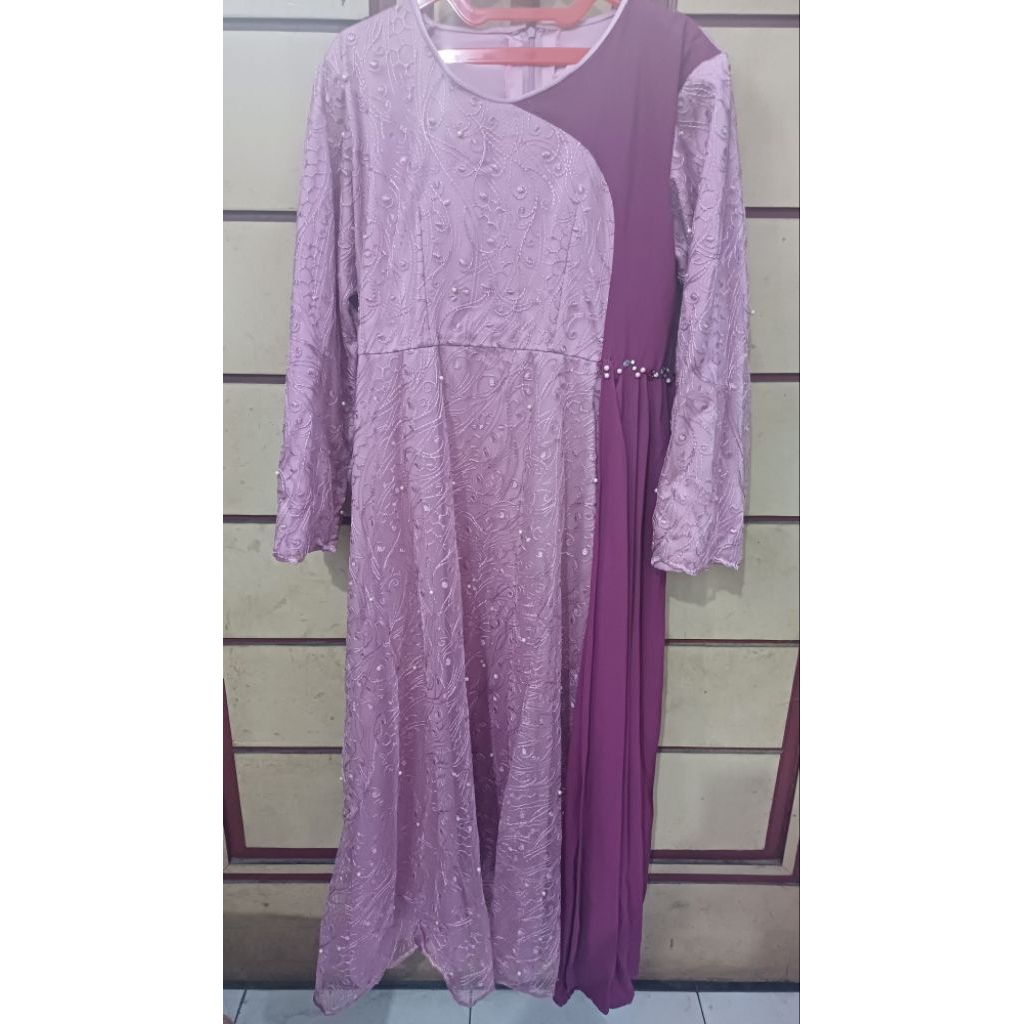 Baju preloved, baju bekas, baju renda, baju pesta, gamis, baju wanita