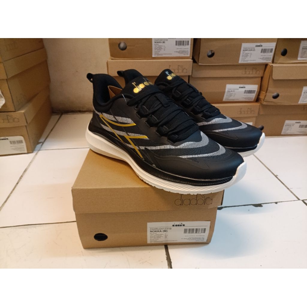 Diadora Nokka Running/Snakers/black