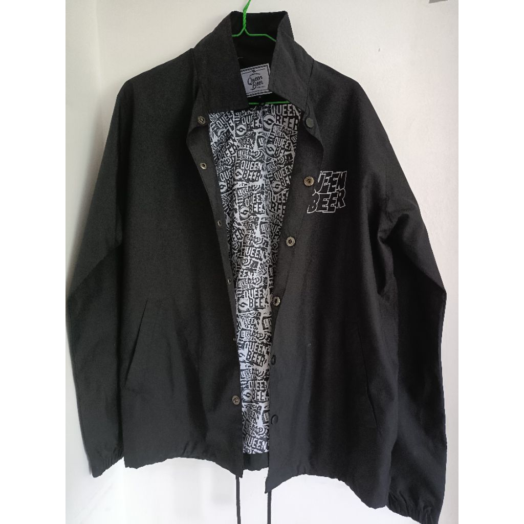 Jaket Coach Queen Beer Original Size S – Hitam Obral Pre Loved