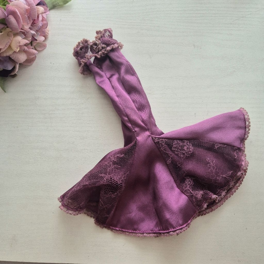 Baju Gaun pesta Boneka Barbie Mattel collector gown burgundy