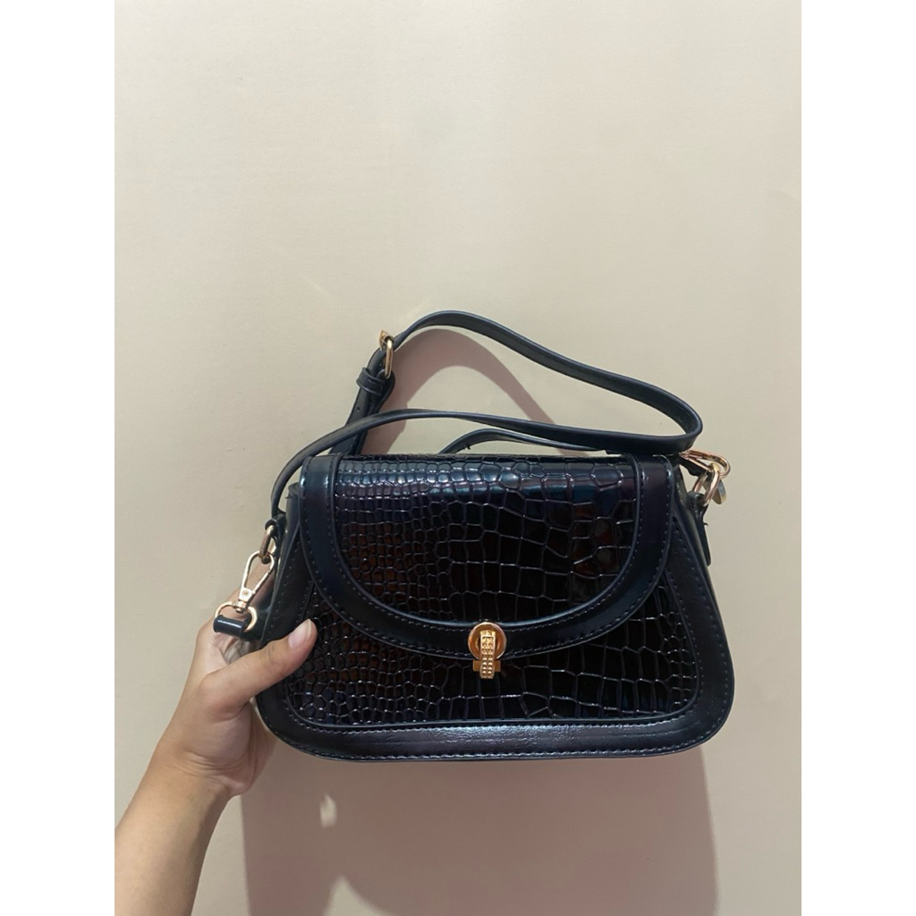 (PRELOVED) CEKA TAS SELEMPANG WANITA CROCO SLING BAG