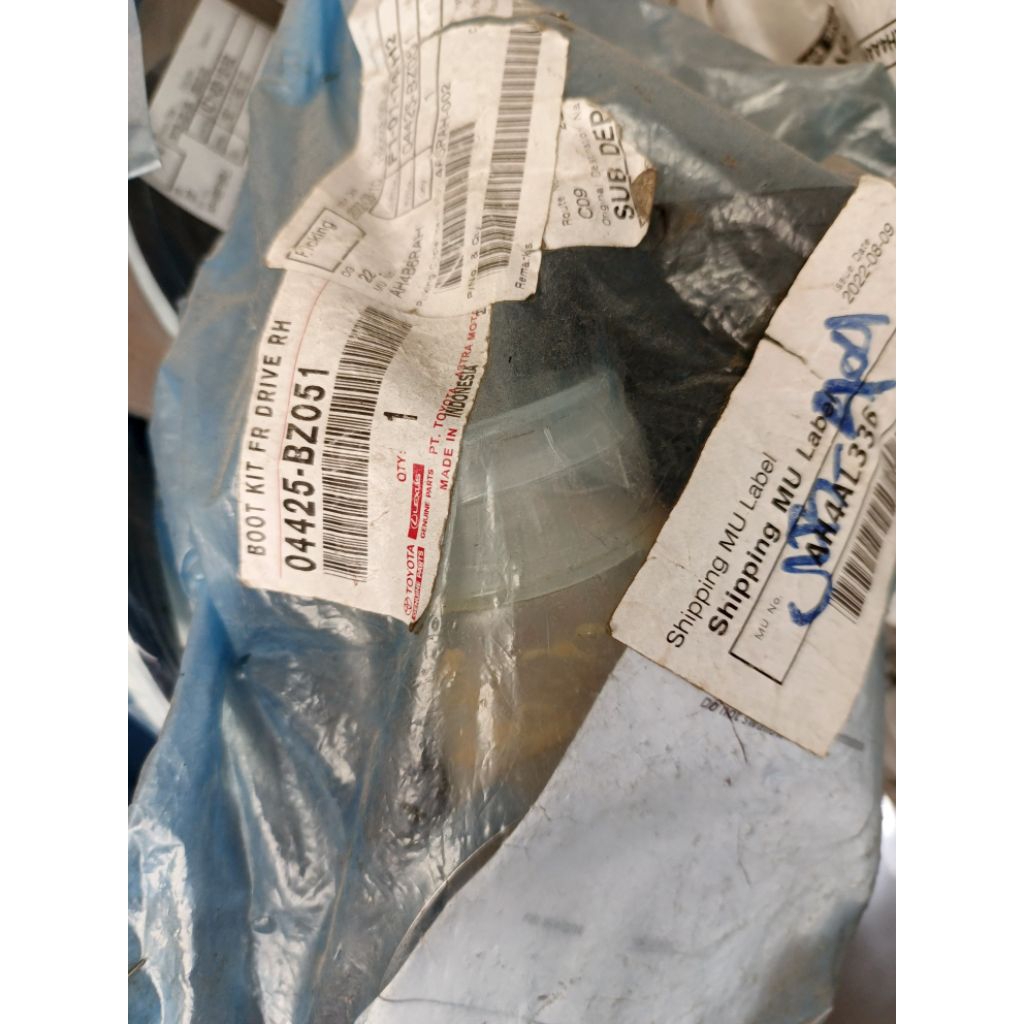 karet bootkit drive shaft luar kanan Rh calya sigra original 04425-BZ051