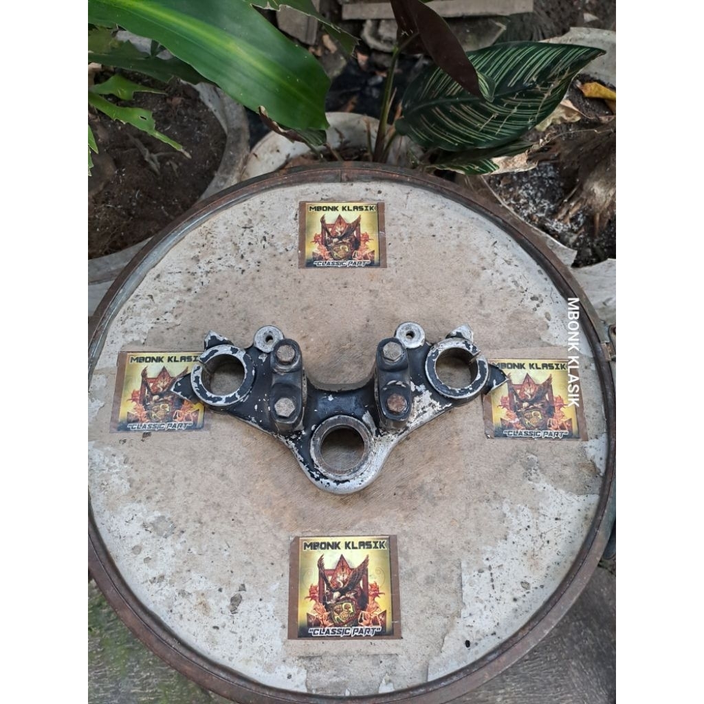 segitiga atas gl100 gl125 ORIGINAL segitiga atas honda gl 100 gl 125 segitiga gl100 gl125